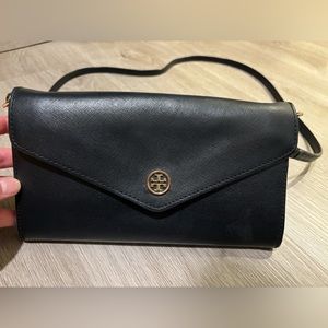 Discontinued Tory Burch Wallet Mini Bag/Crossbody Style
